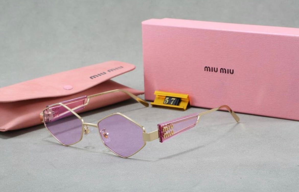 Lunette de soleil femme :MIU MIU