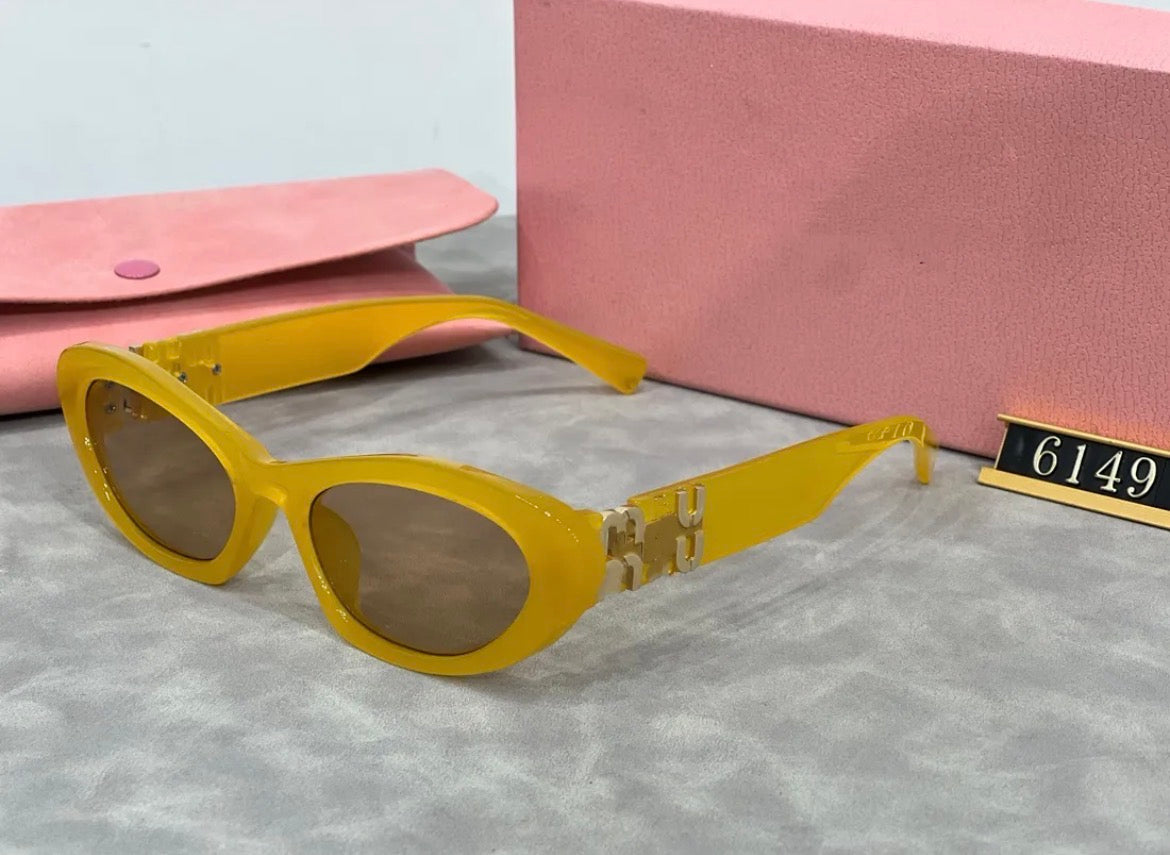 Lunette de soleil femme :MIU MIU
