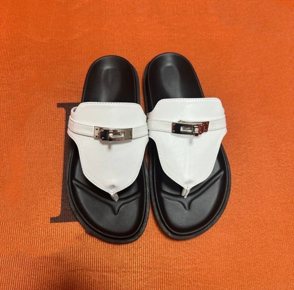 Pantoufles Homme :HERMÈS
