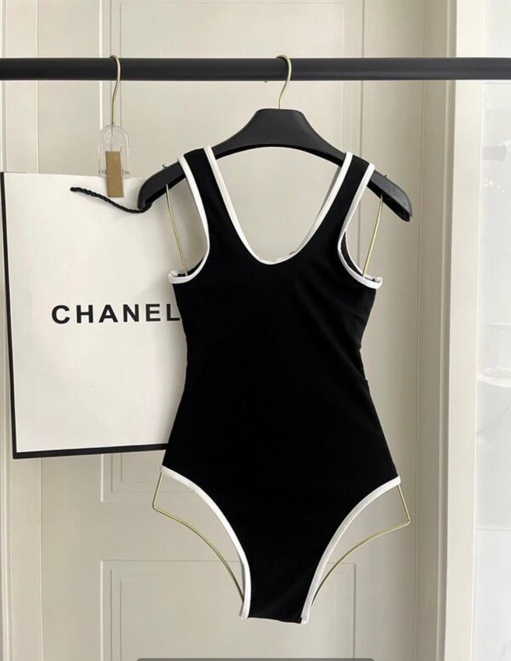 Maillot de bain : CHANEL