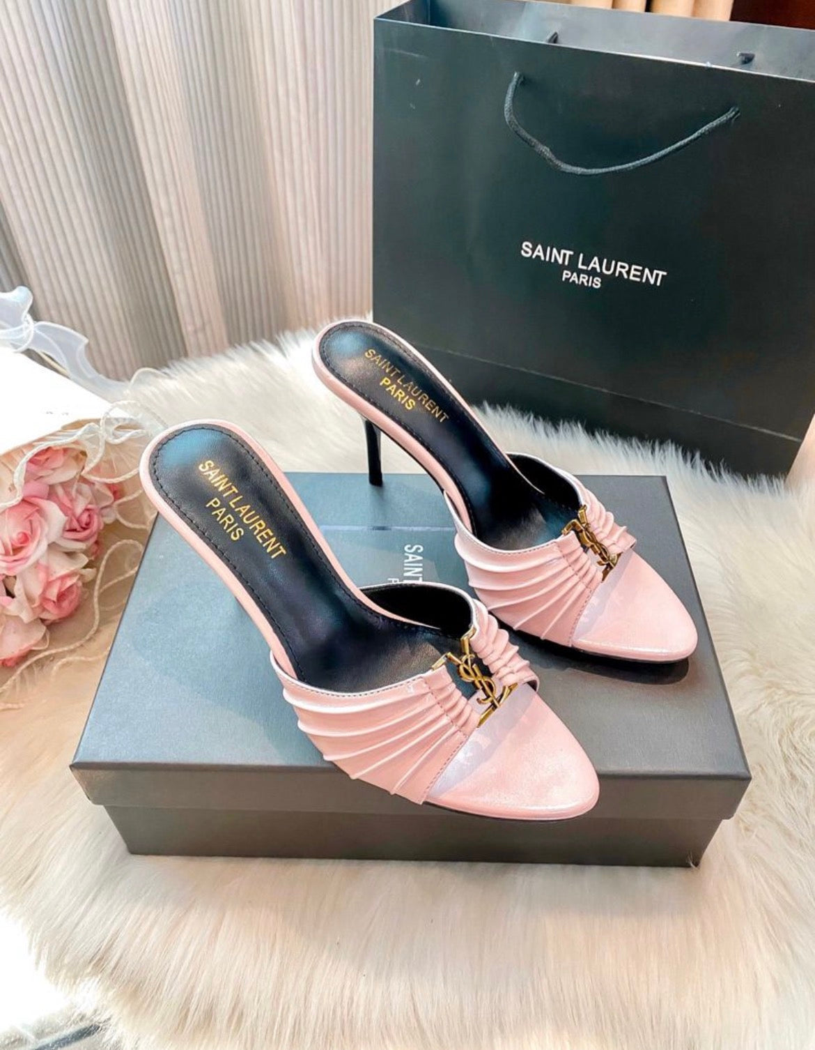 Sandales :yve Saint Laurent