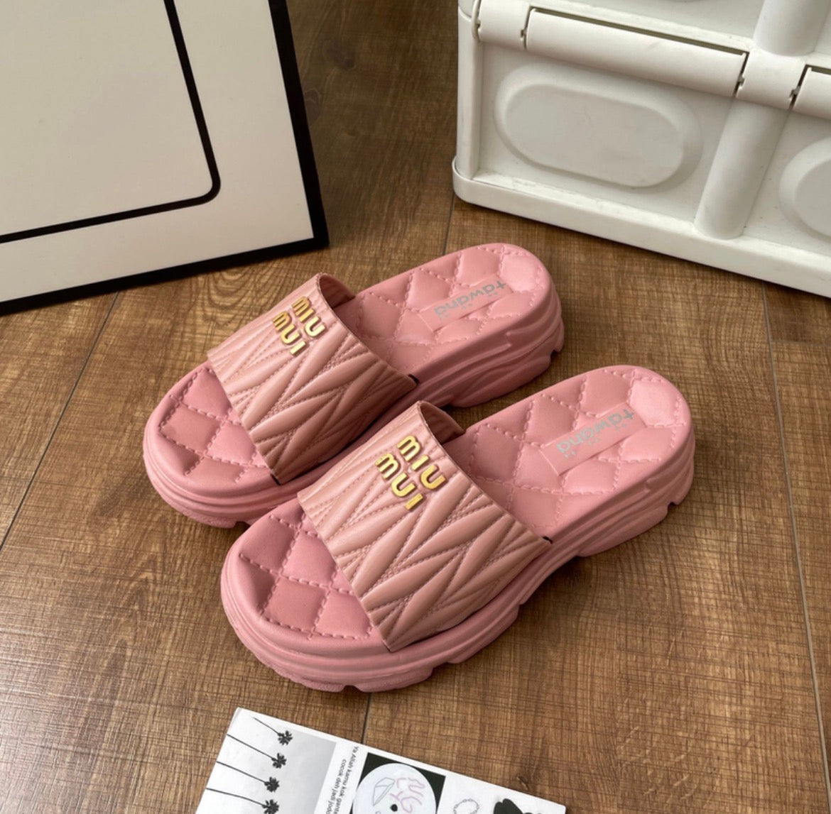 Sandales :MIU MIU