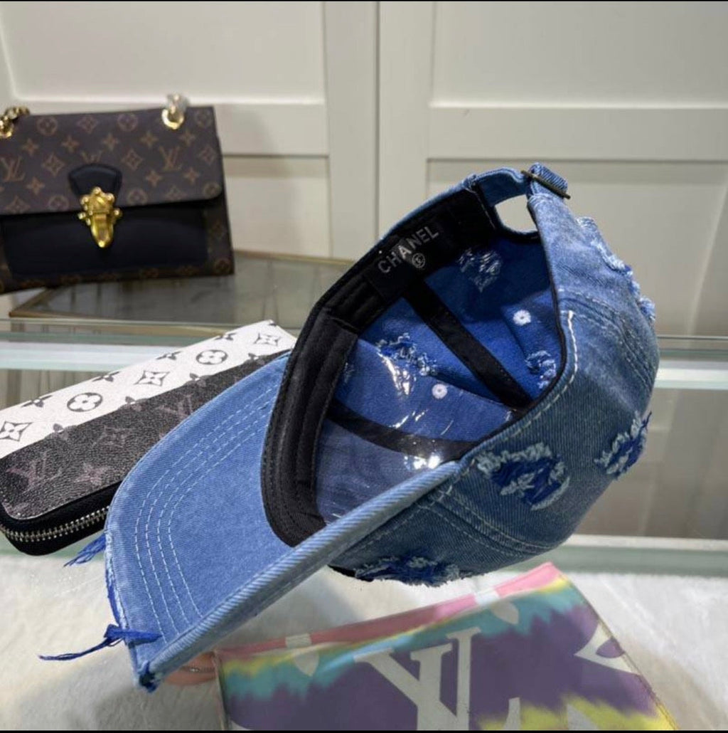 Casquette : CHANEL