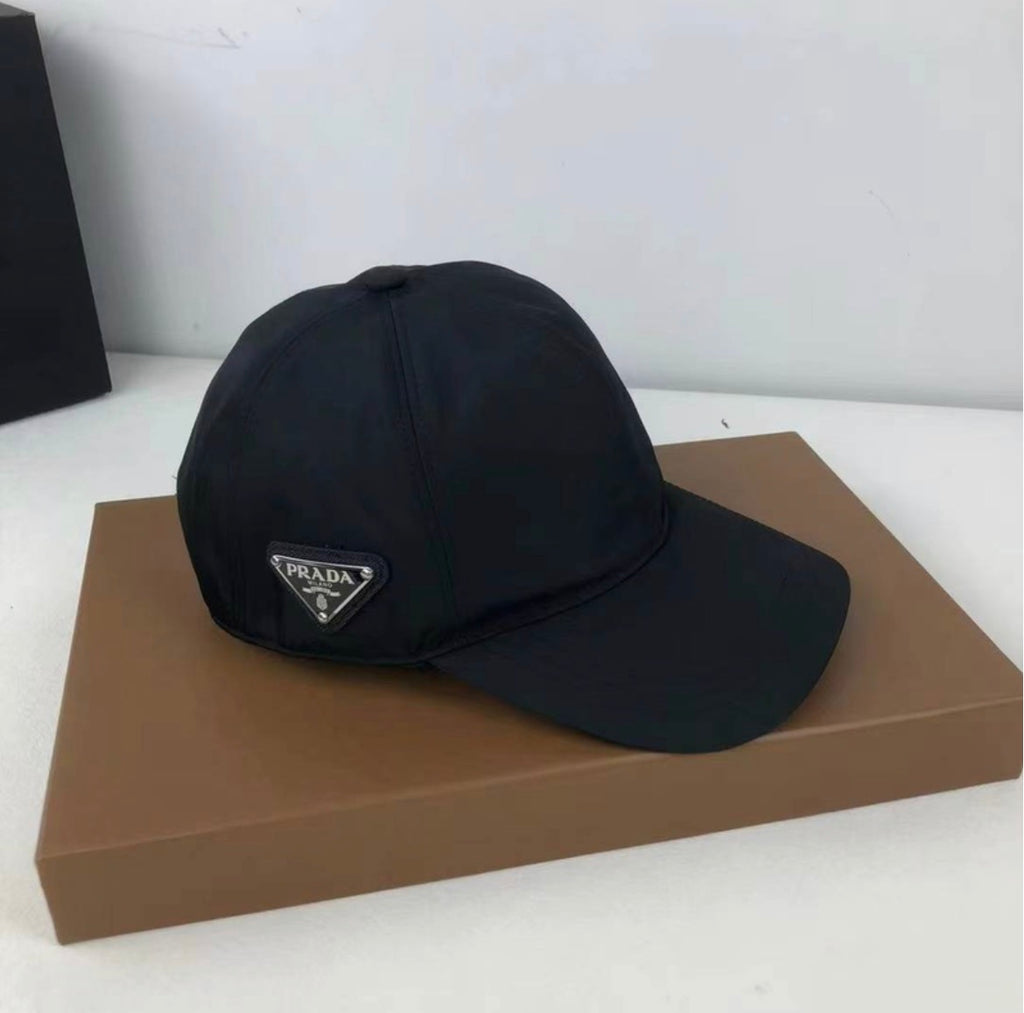 Casquette :PRADA