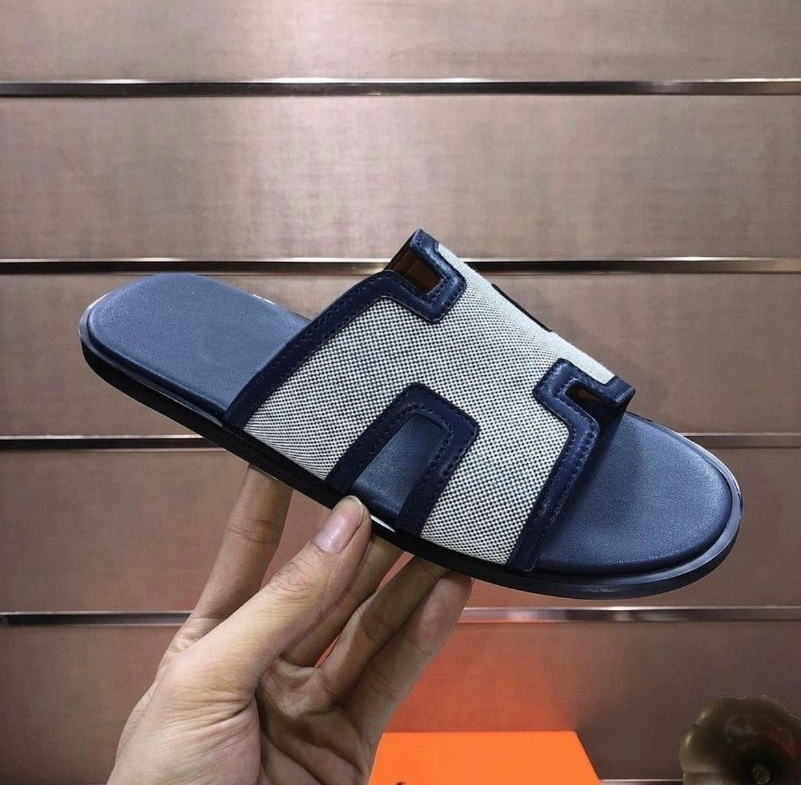 Pantoufles homme :HERMÈS