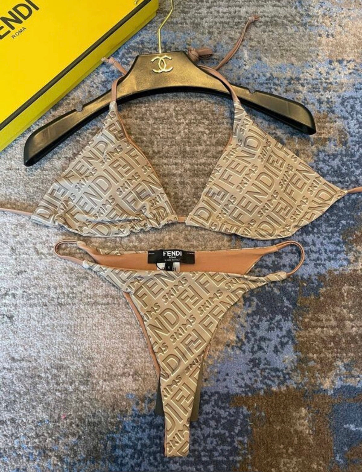 Maillot de bain :FENDI