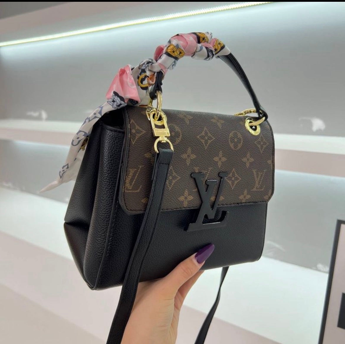 Sac ami LV