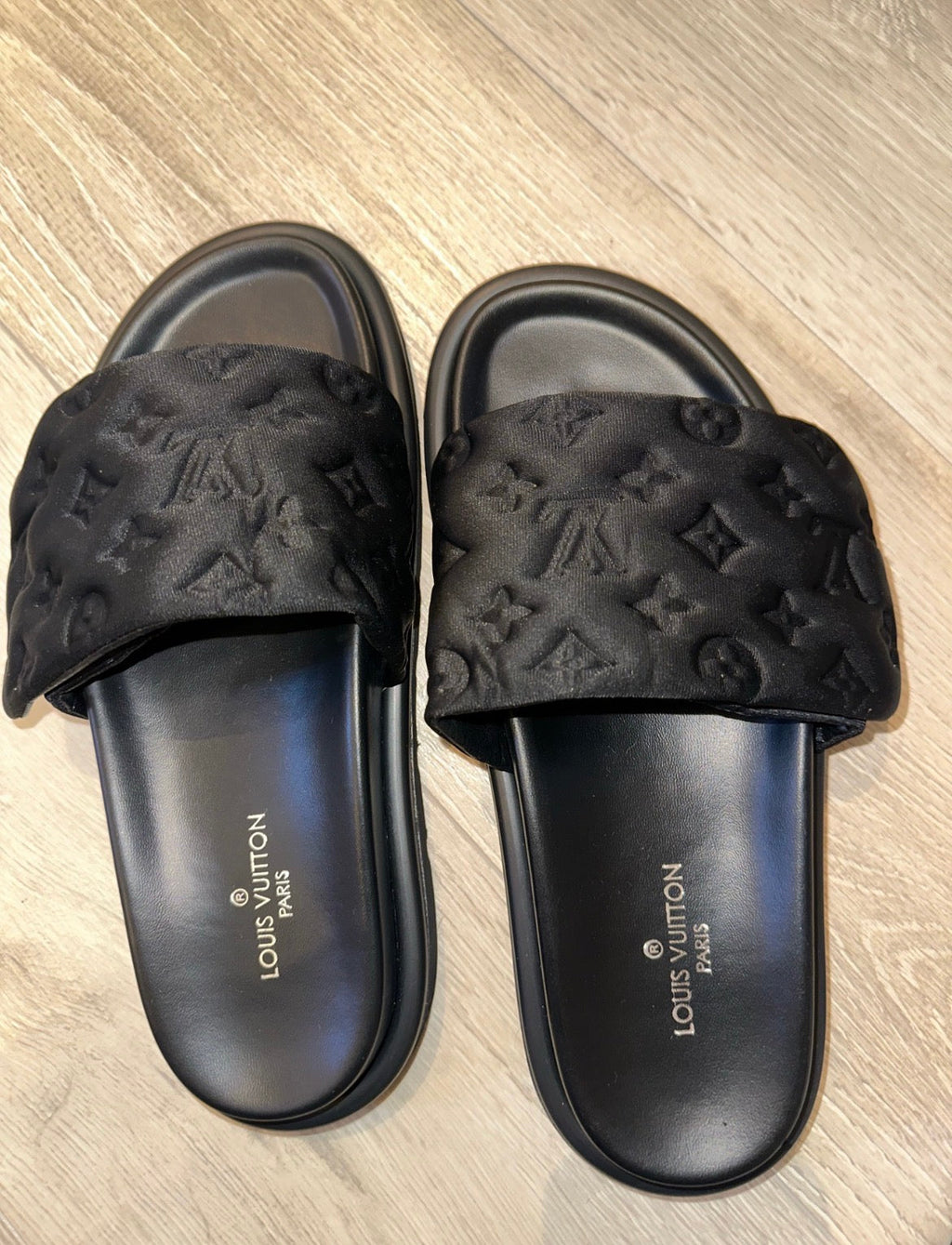 Pantoufles Homme :LV