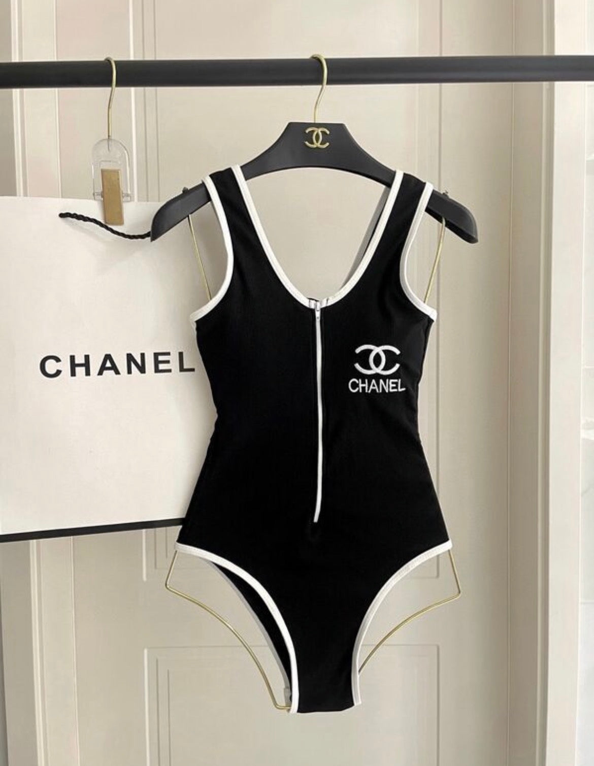 Maillot de bain : CHANEL
