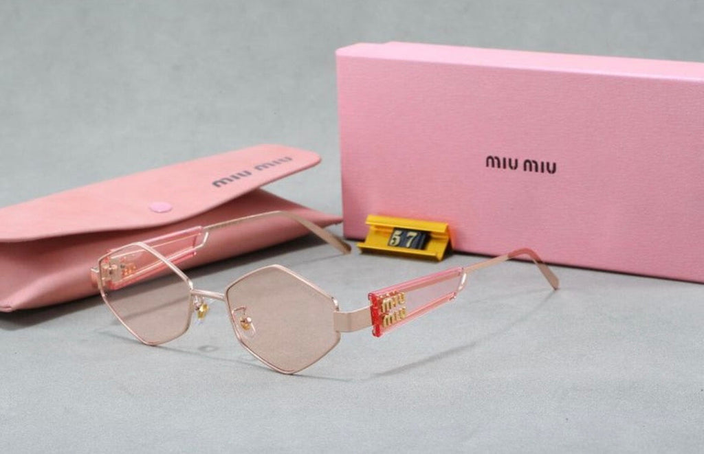Lunette de soleil femme :MIU MIU