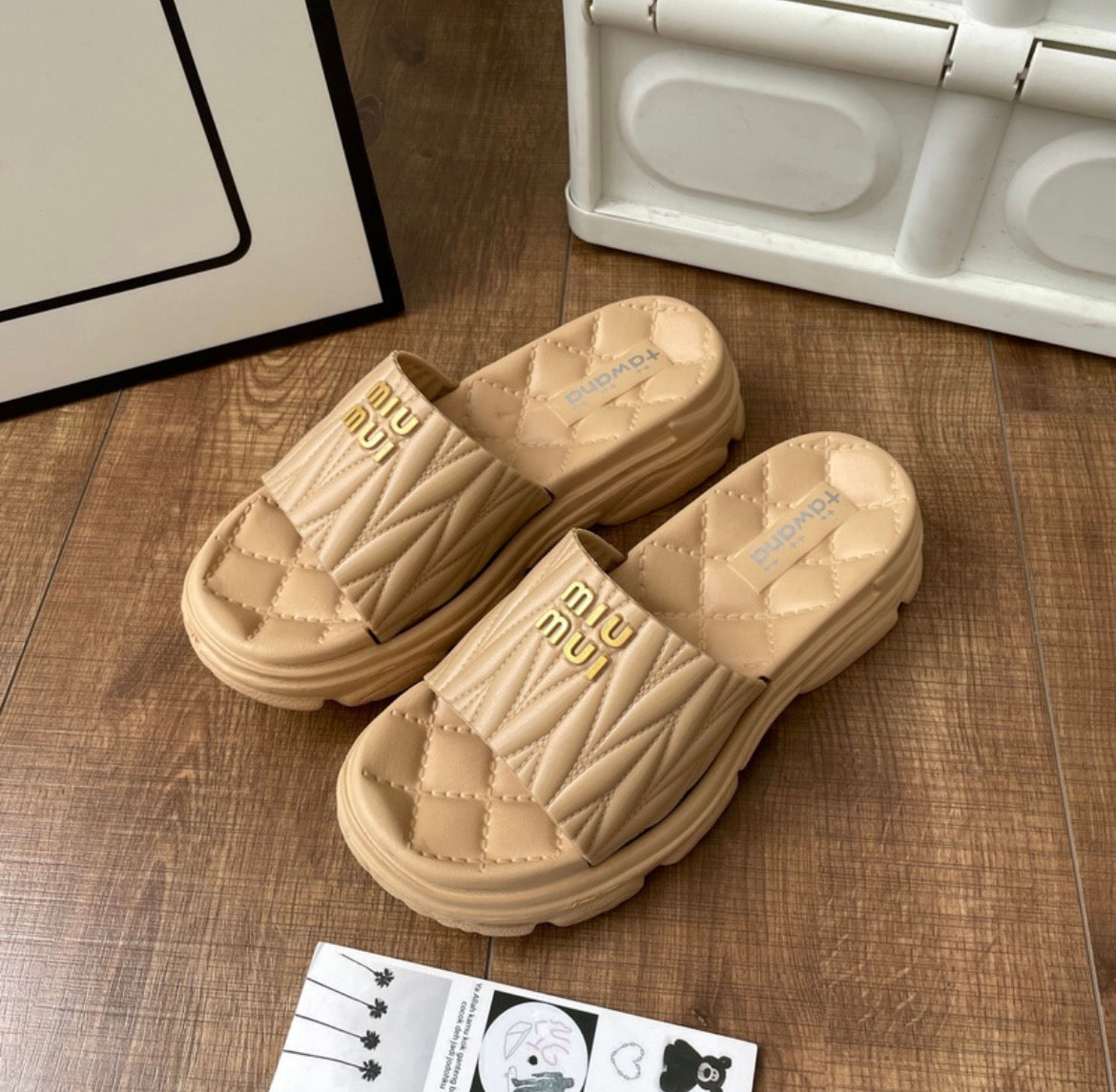 Sandales :MIU MIU