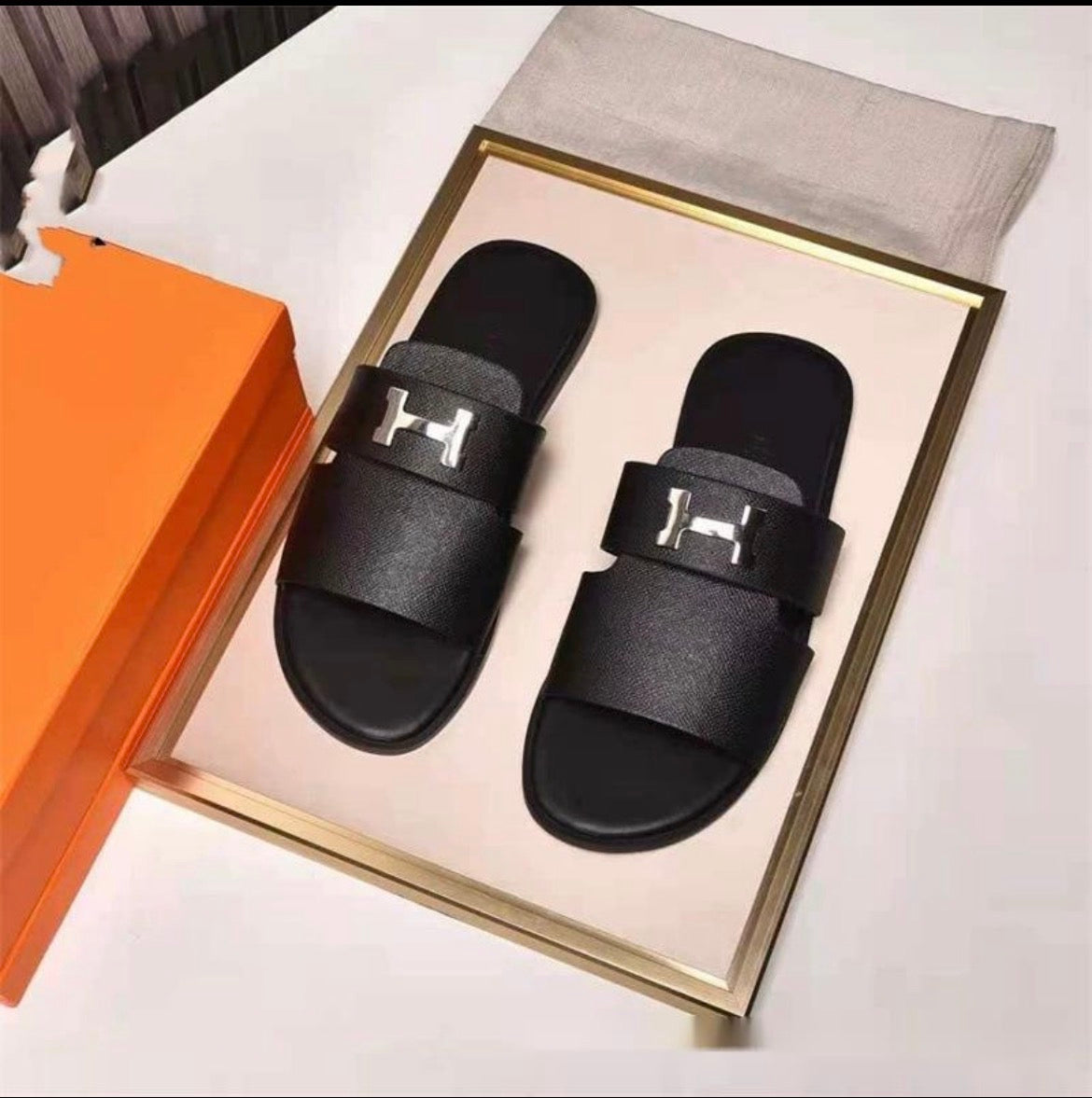Pantoufles Homme :HERMÈS