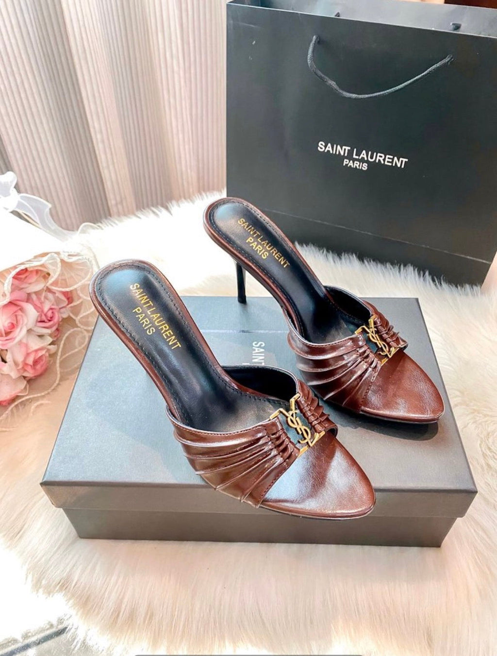 Sandales :yve Saint Laurent