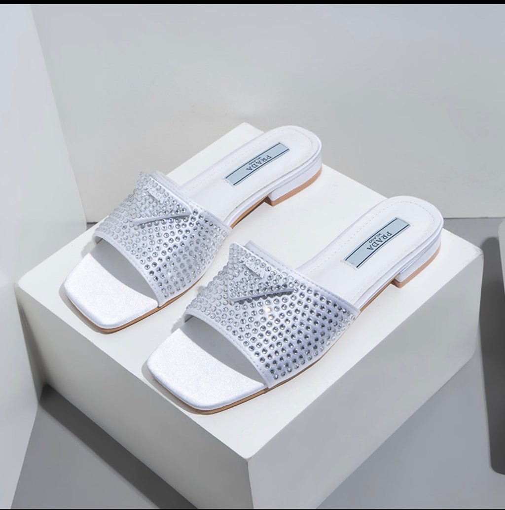 Sandales :PRADA