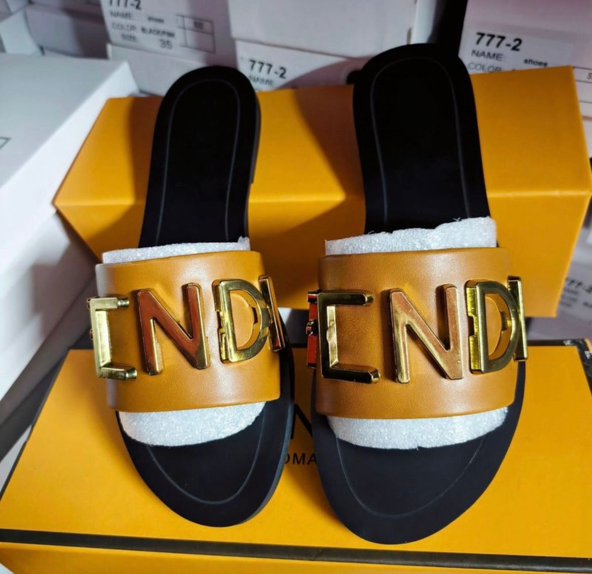 Sandales FENDI