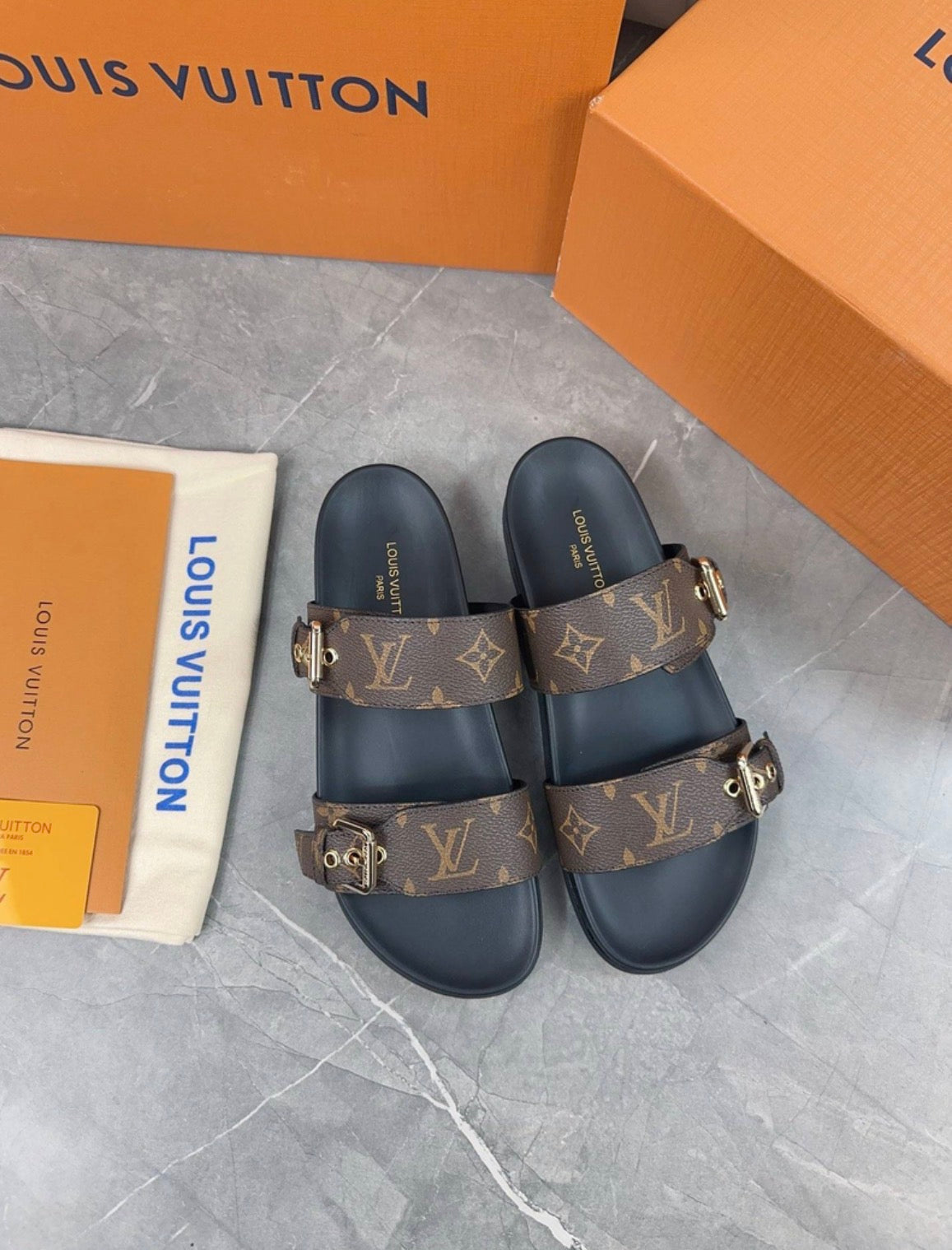 Sandales LV — Élégance & Luxe au quotidien