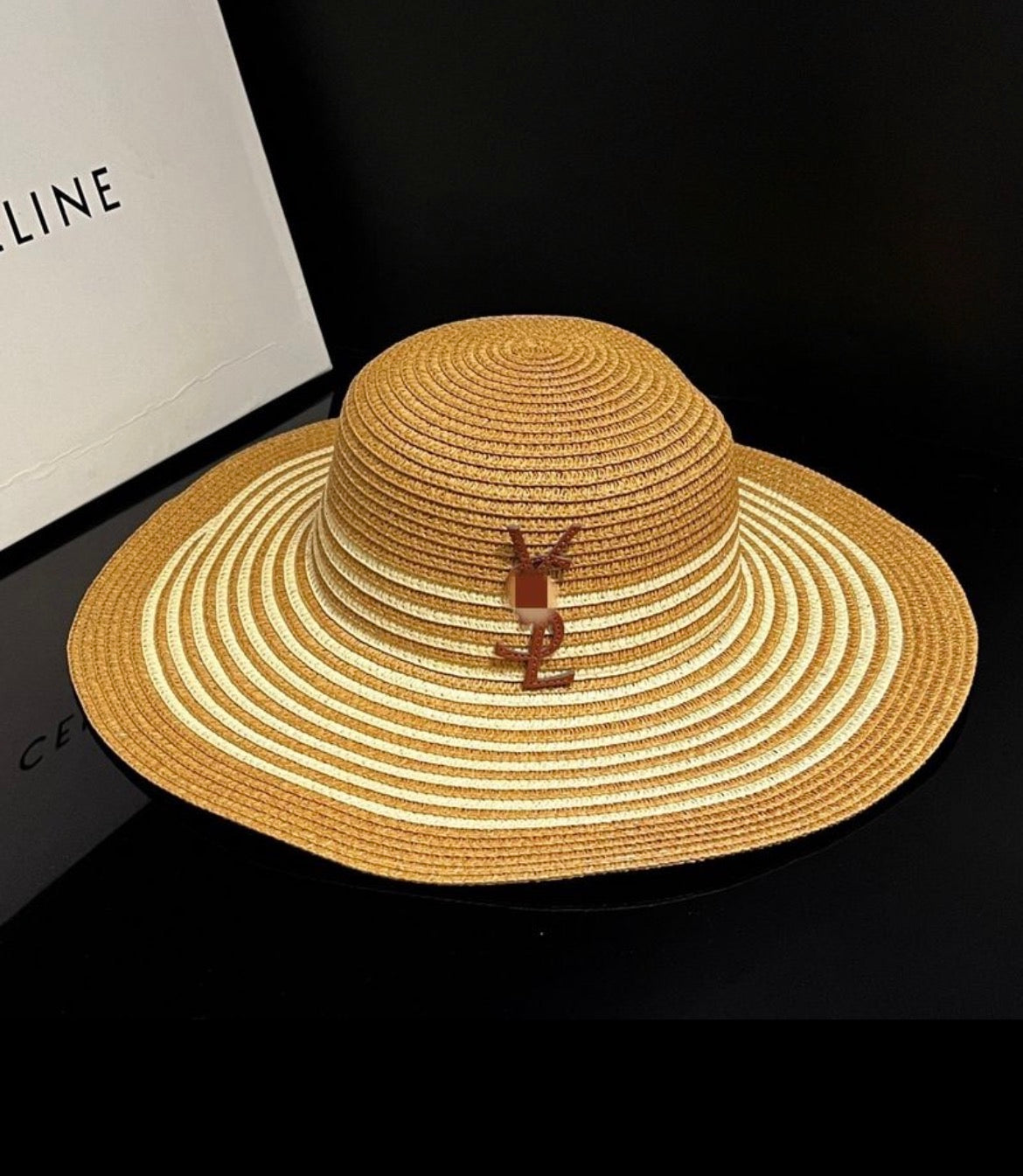 Sac a main et chapeau :YVE SAINT LAURENT