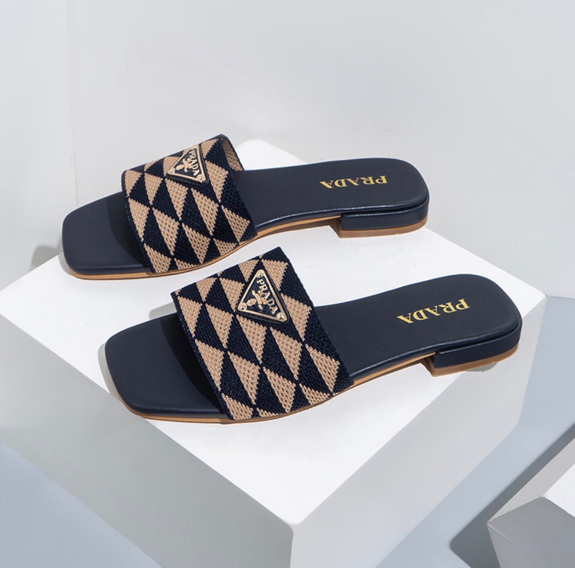 Sandale : PRADA