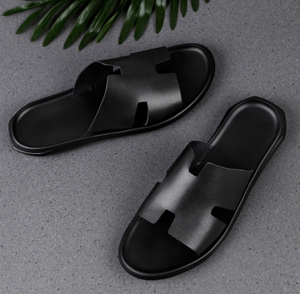 Pantoufles Homme : HERMÈS