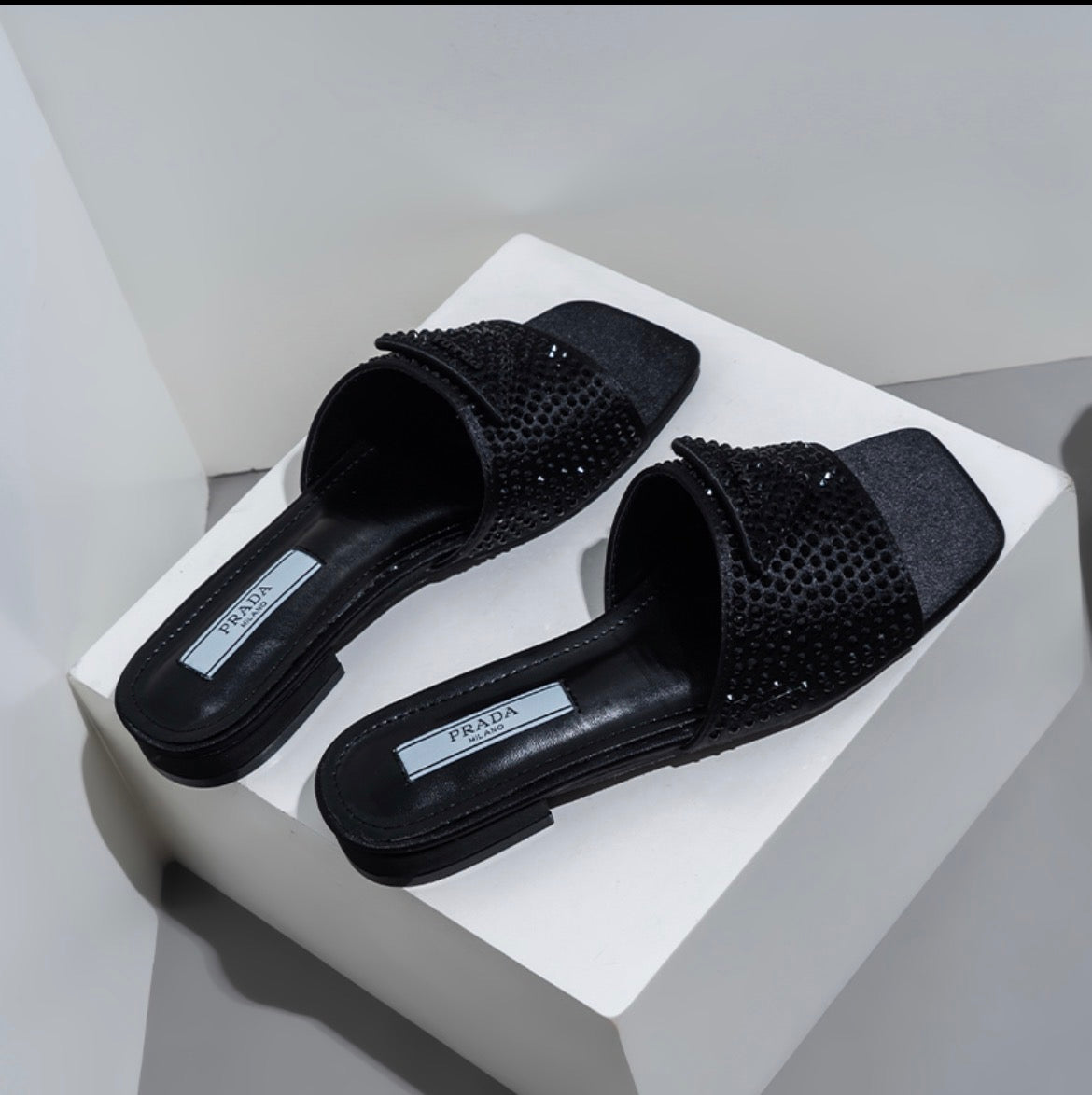 Sandales :PRADA