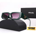 Lunettes de soleil femme :PRADA