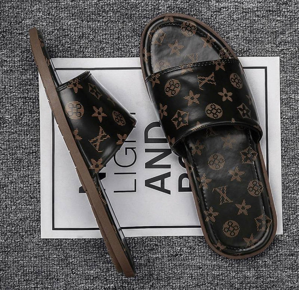 Pantoufles homme :LV