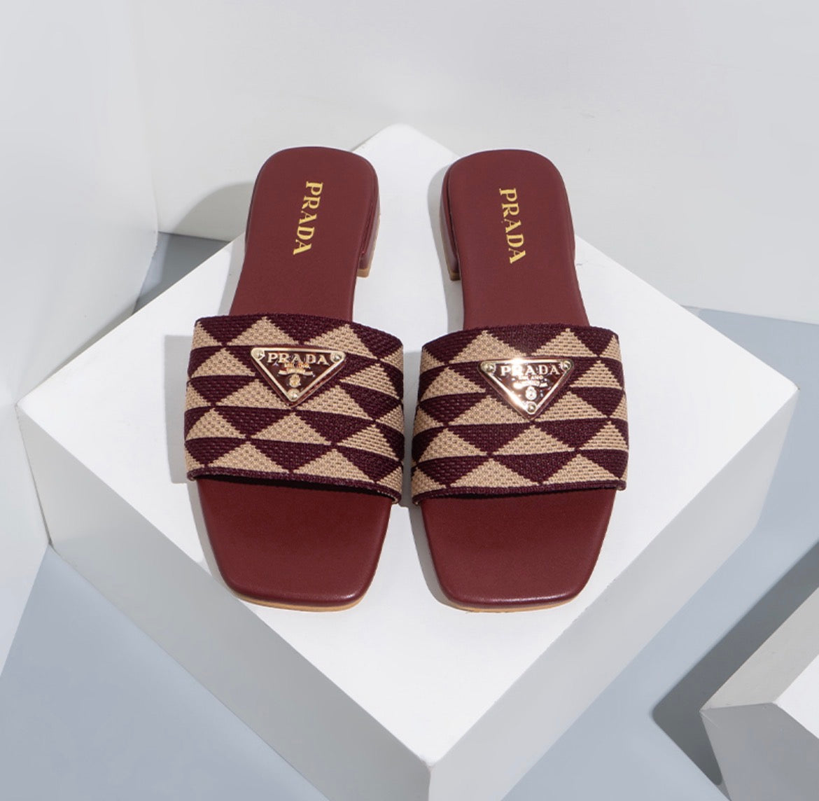 Sandale : PRADA