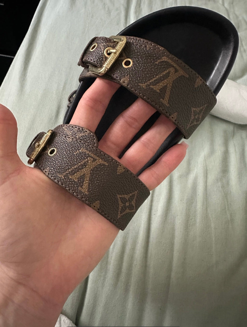 Sandales LV — Élégance & Luxe au quotidien