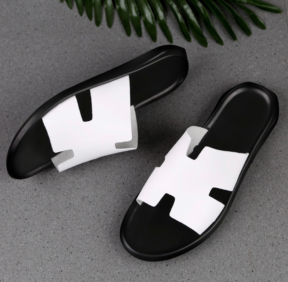 Pantoufles Homme : HERMÈS
