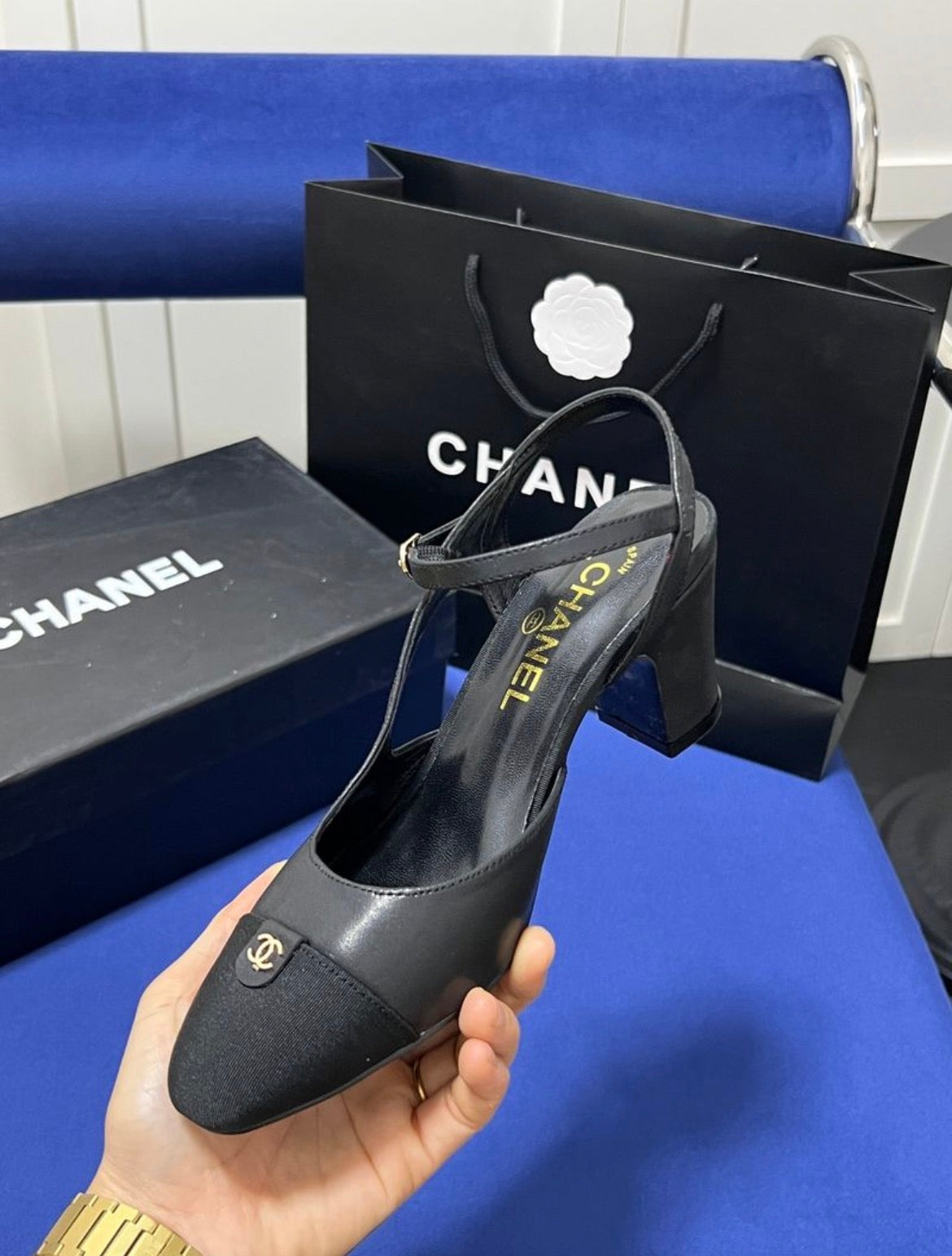 Sandales : Chanel