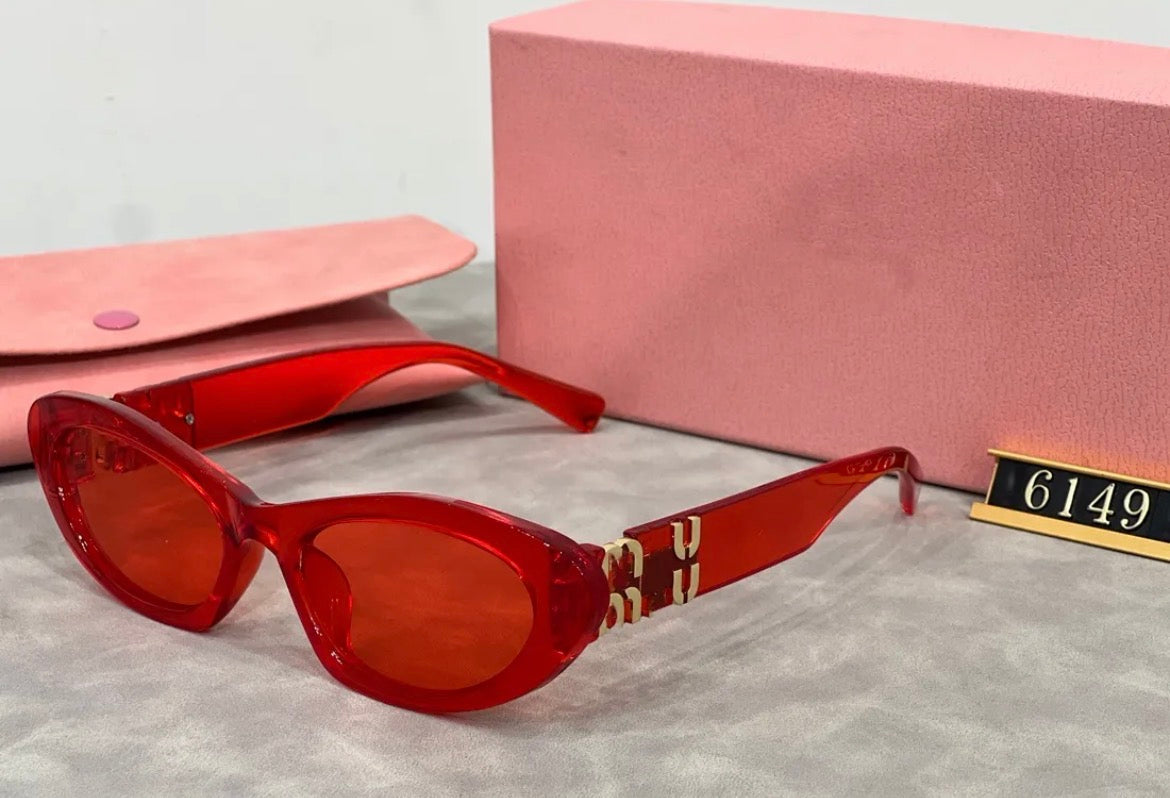 Lunette de soleil femme :MIU MIU