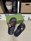 Pantoufles homme :GUCCI