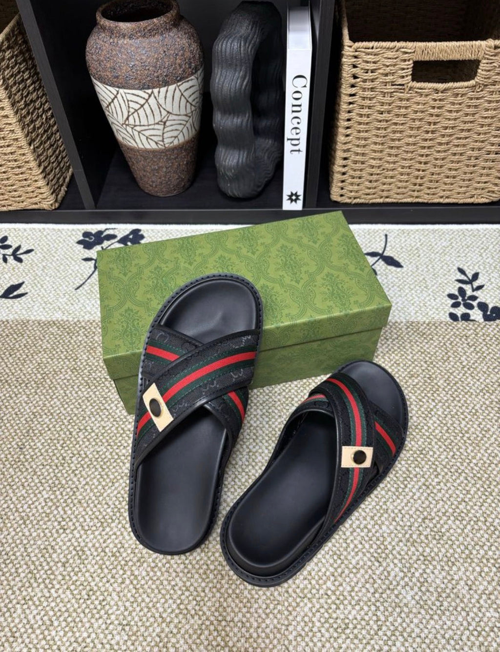 Pantoufles homme :GUCCI