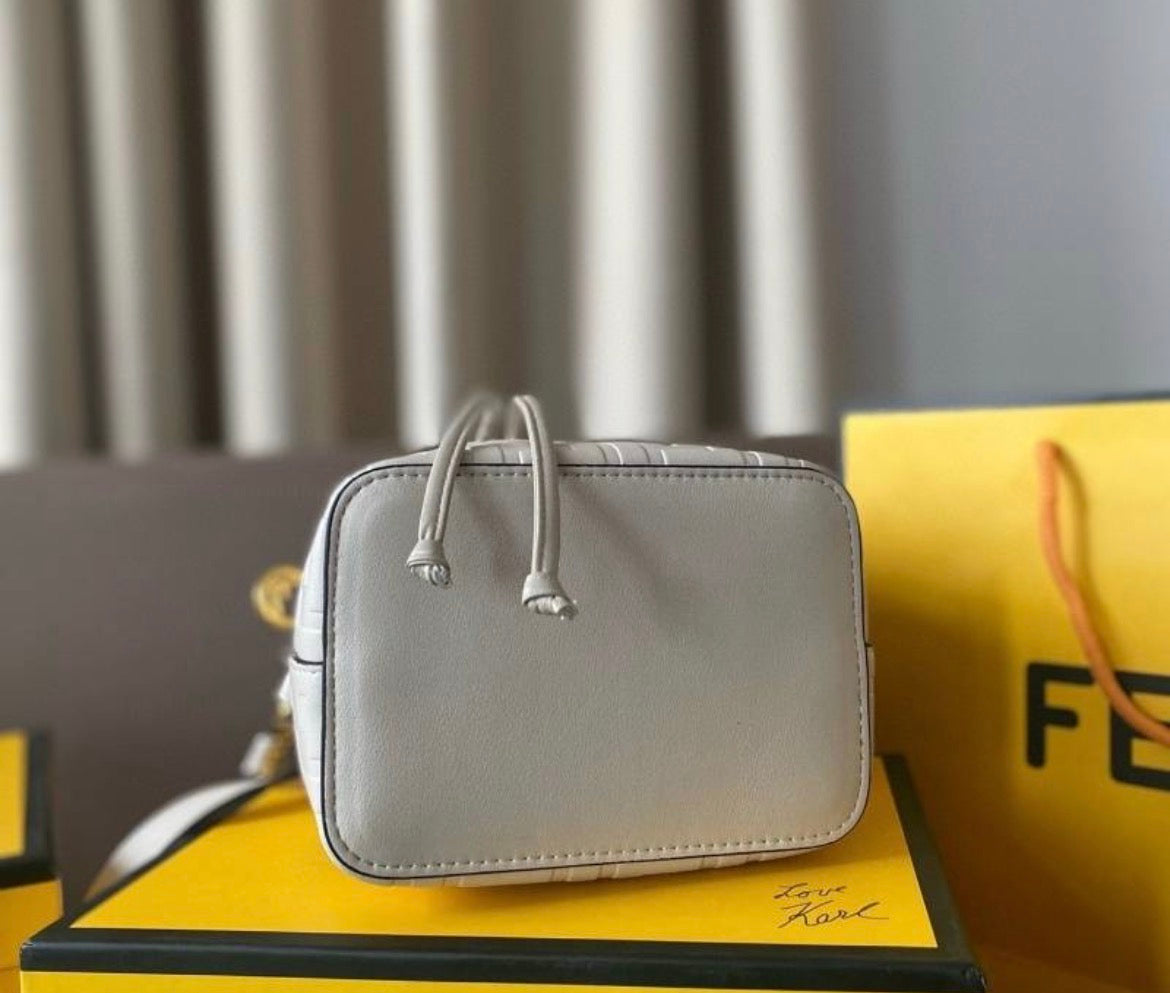 Sac à main : FENDI