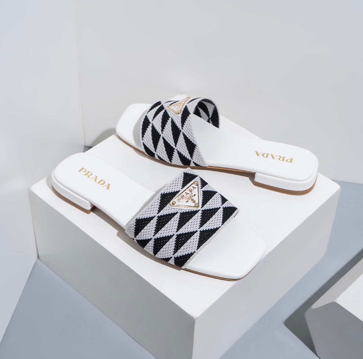 Sandale : PRADA