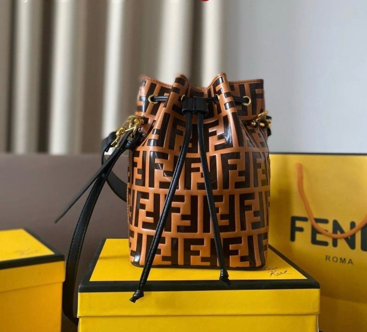 Sac à main : FENDI