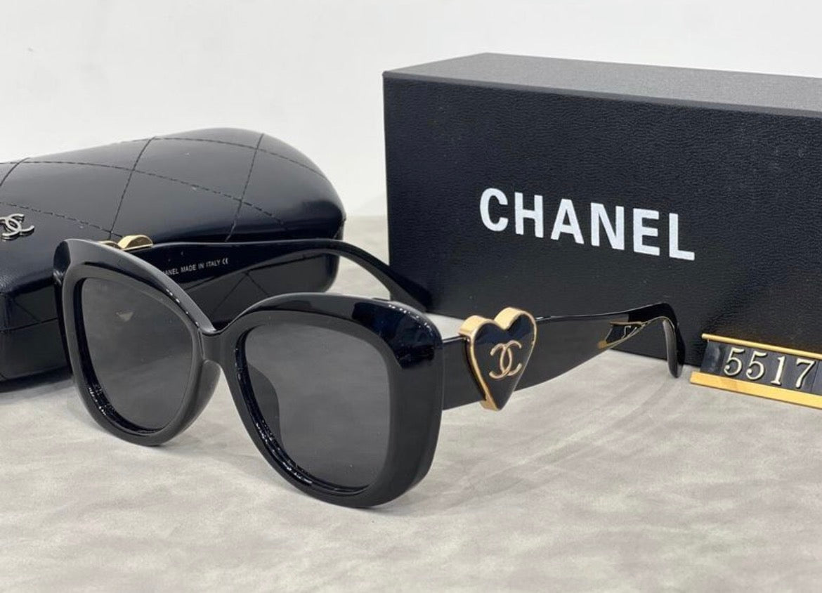 Lunette de soleil :CHANEL