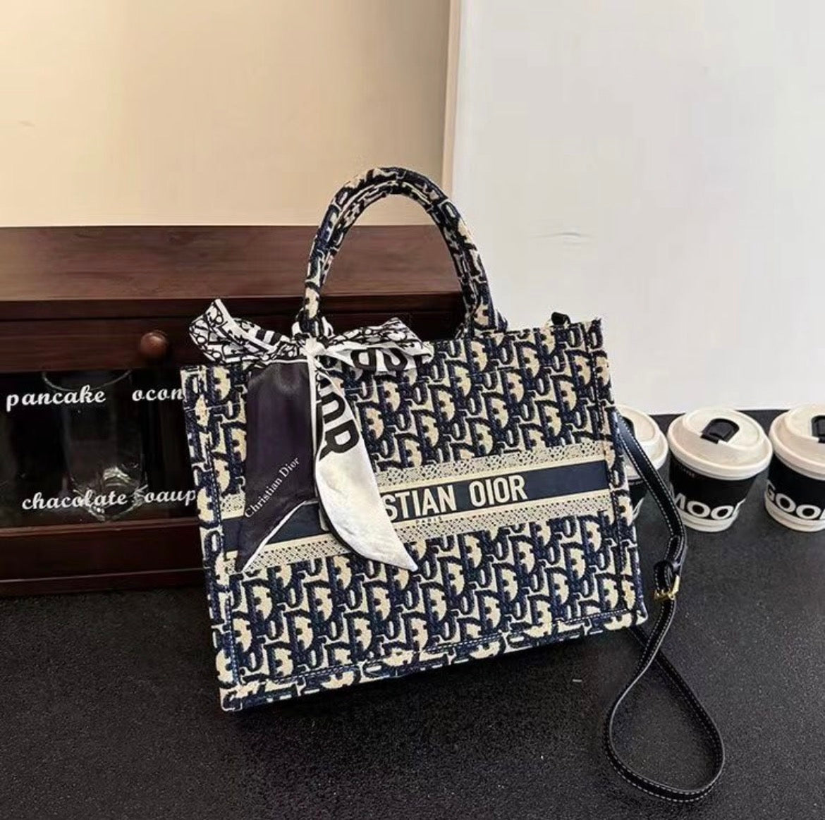 Sac a main CHRISTIAN DIOR