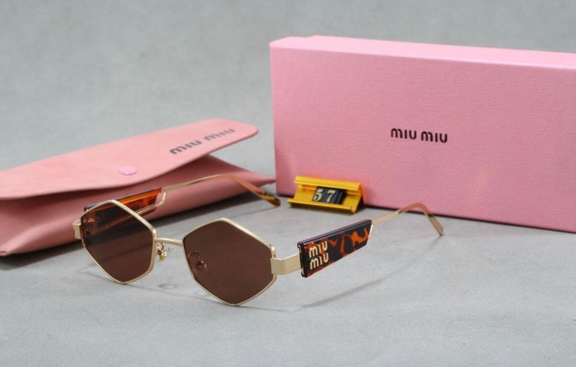 Lunette de soleil femme :MIU MIU