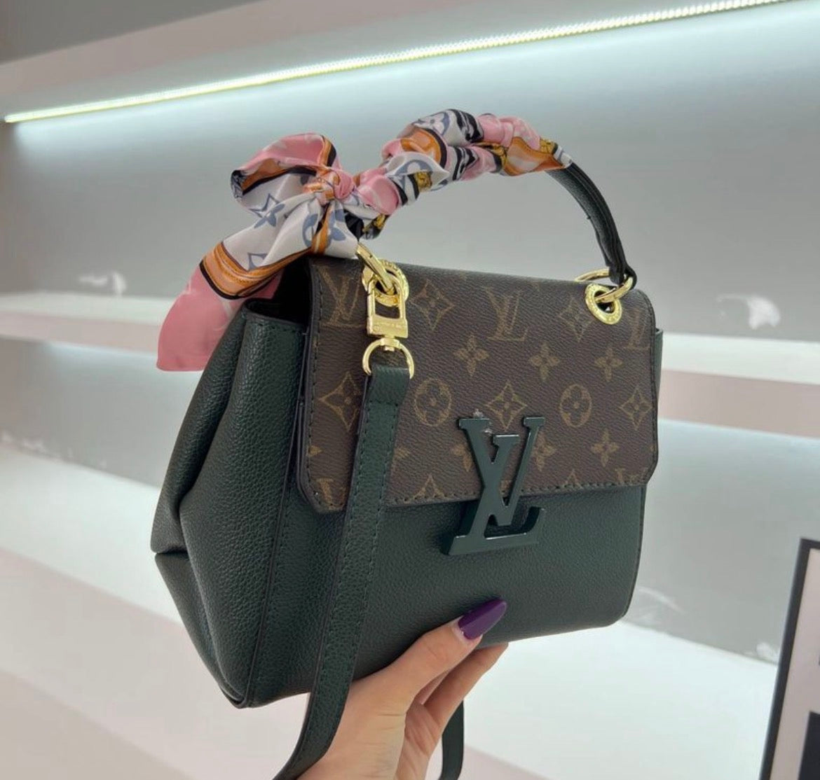 Sac ami LV