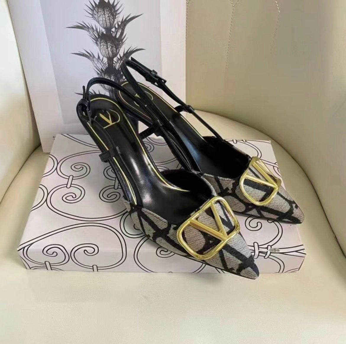 Exarpins VALENTINO