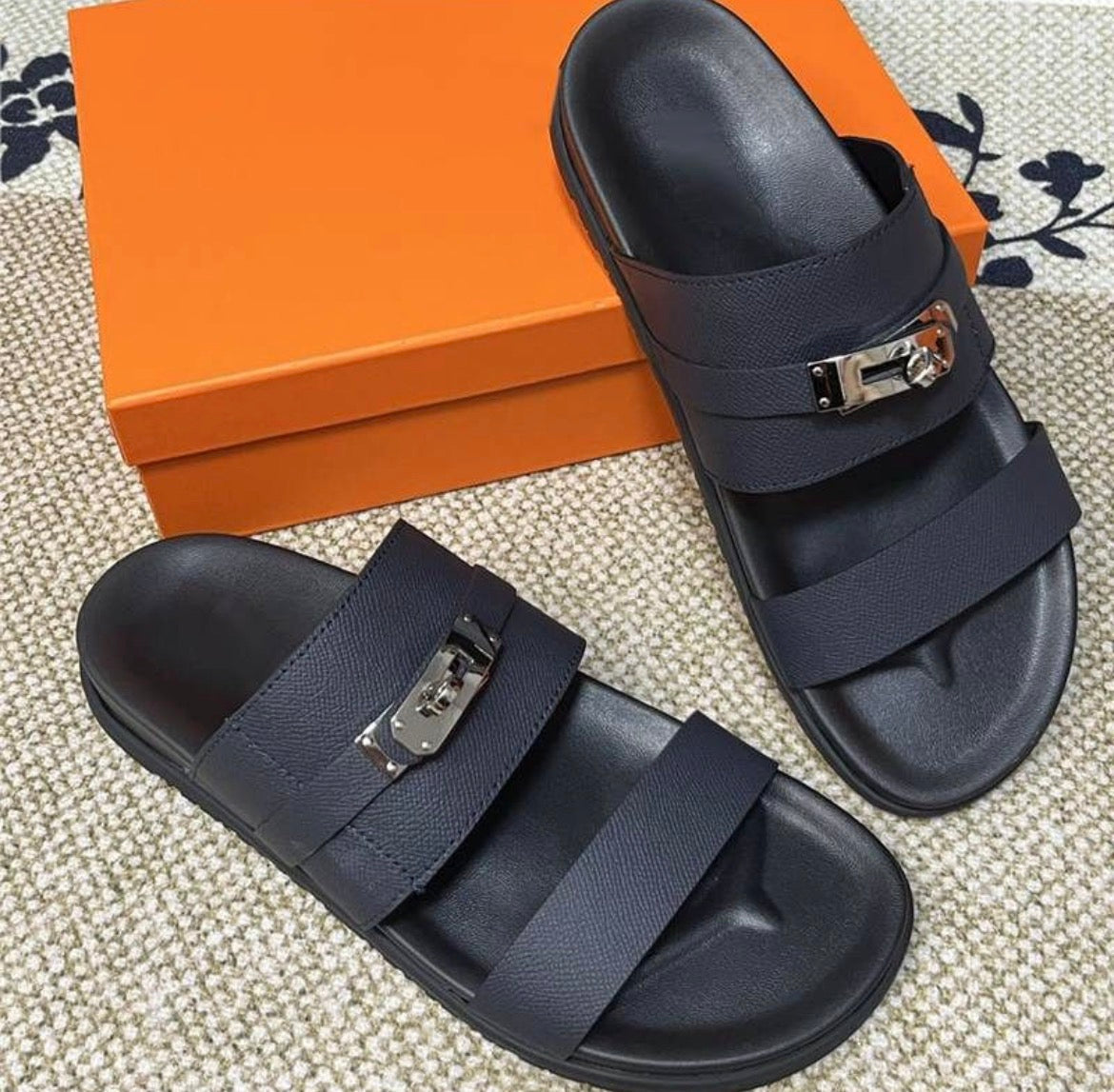 Pantoufles homme :HERMÈS