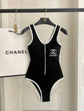 Maillot de bain : CHANEL