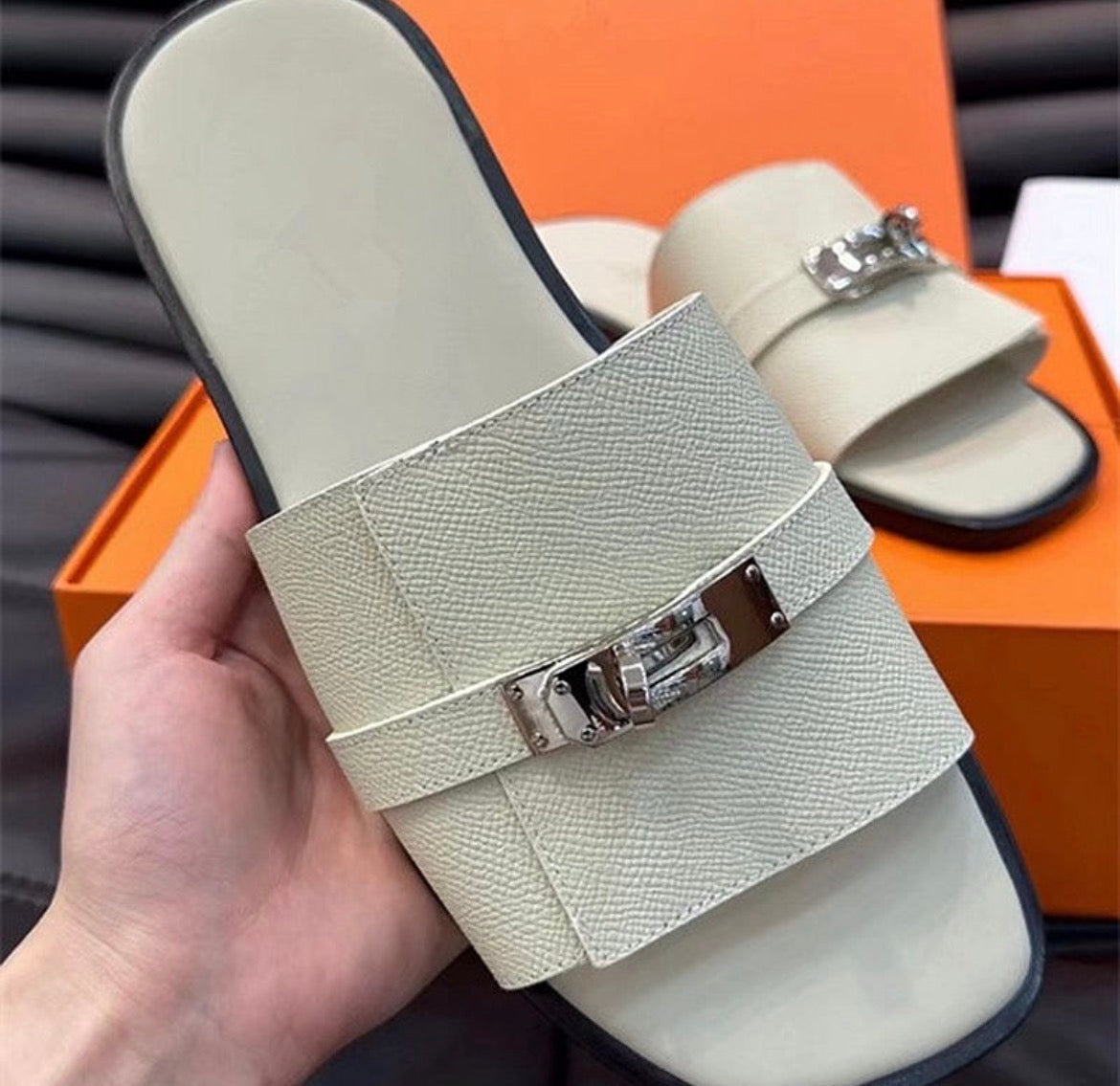 Pantoufles Homme :HERMÈS
