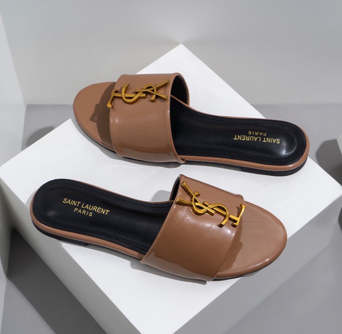 Sandales :YSL