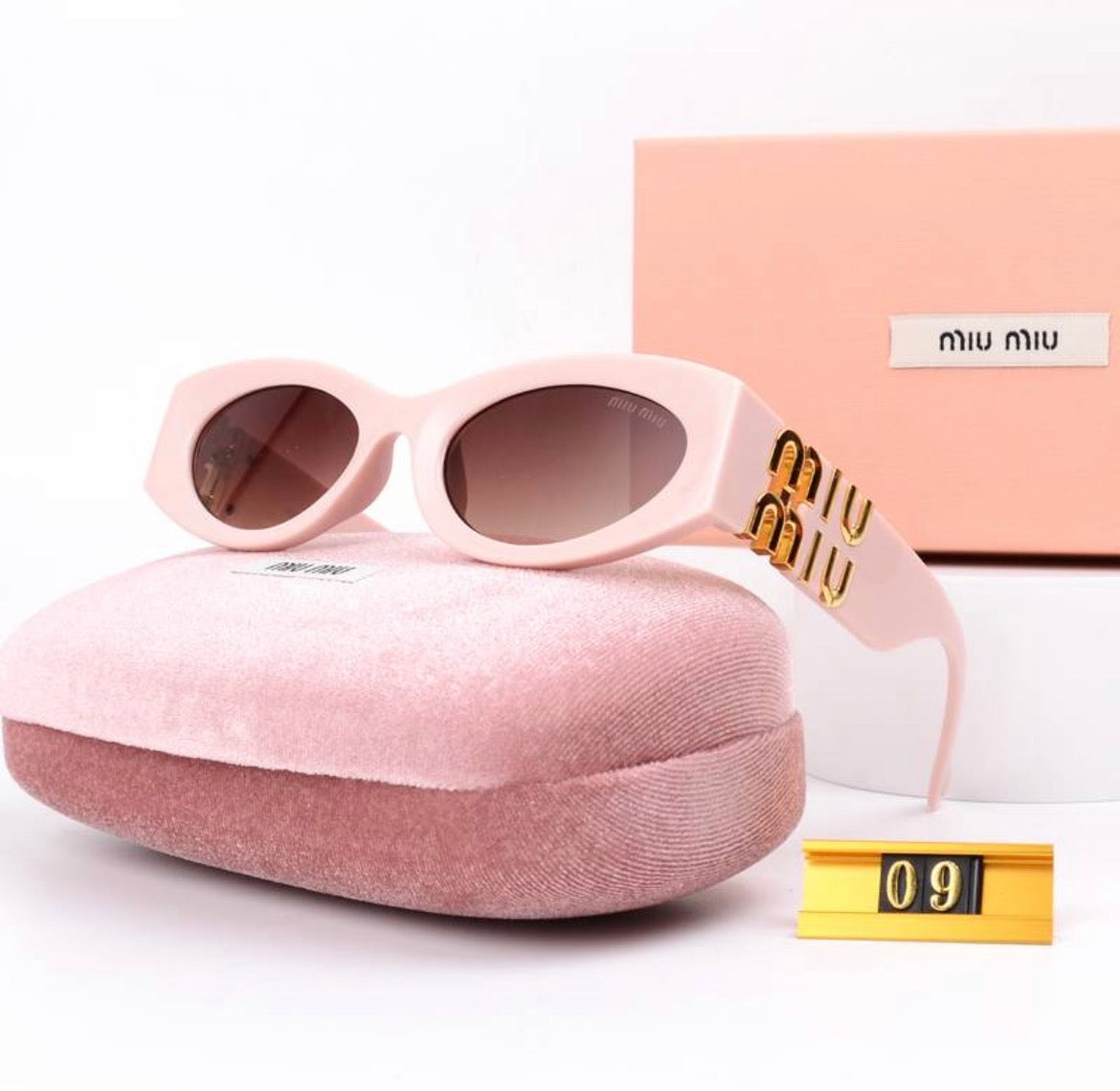 Lunette de soleil femme : MIU MUI