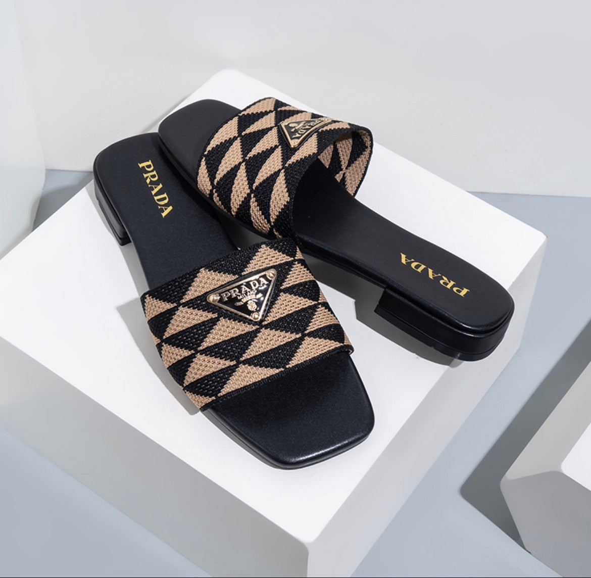 Sandale : PRADA