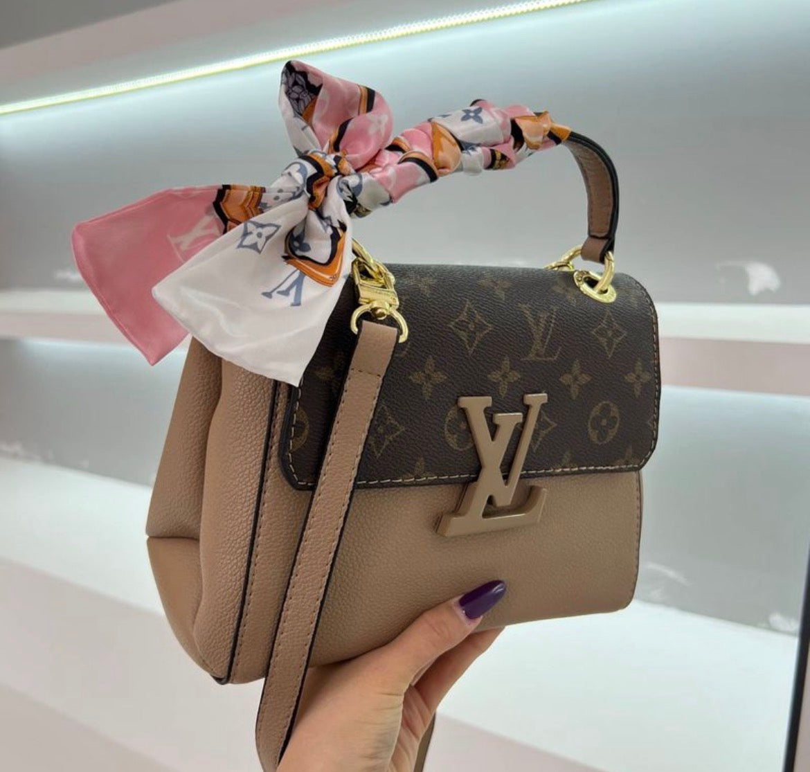 Sac ami LV