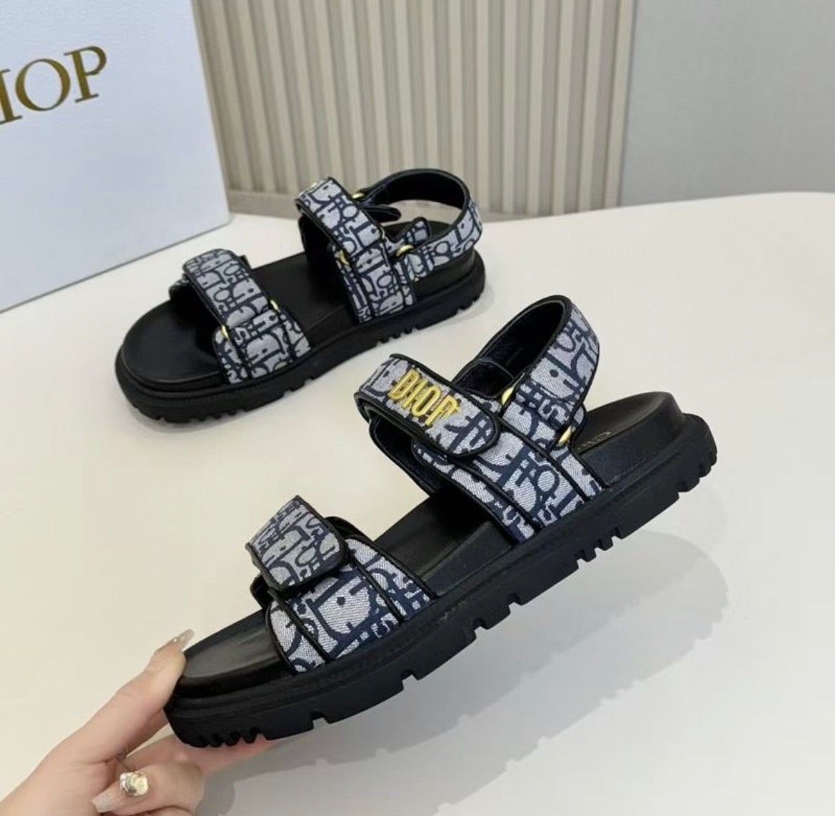 Pantoufles homme :DIOR