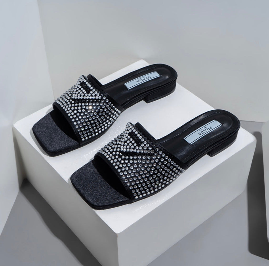 Sandales :PRADA